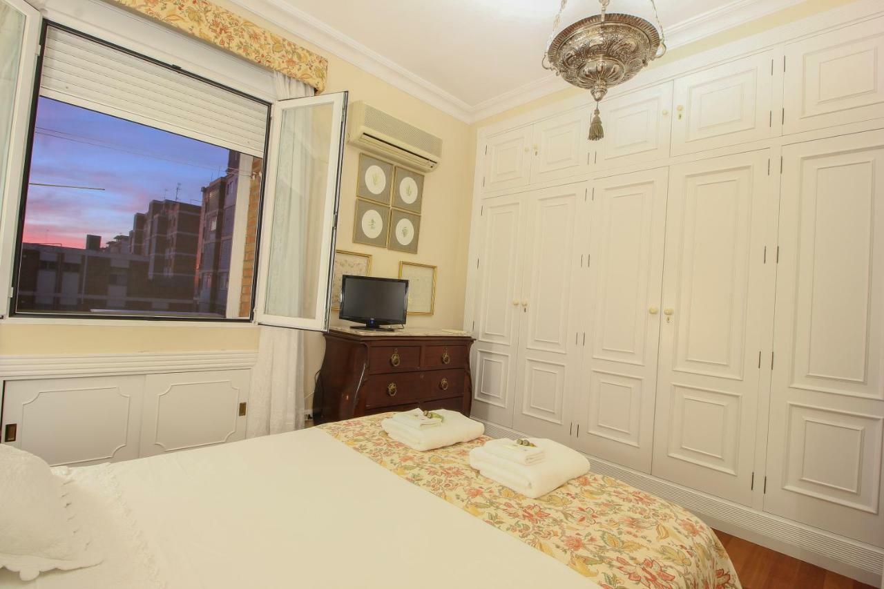 Apartamento La Feria Apartment Seville Ngoại thất bức ảnh