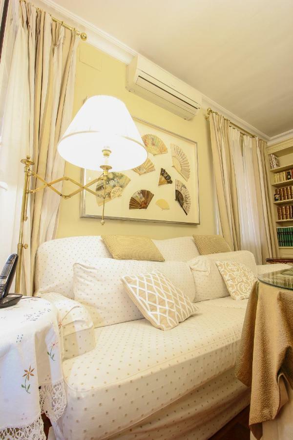 Apartamento La Feria Apartment Seville Ngoại thất bức ảnh