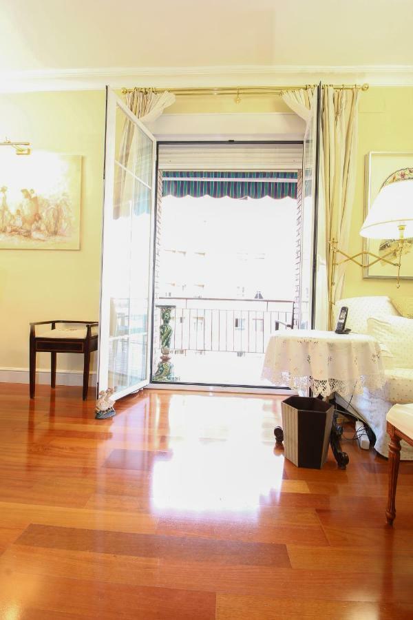 Apartamento La Feria Apartment Seville Ngoại thất bức ảnh