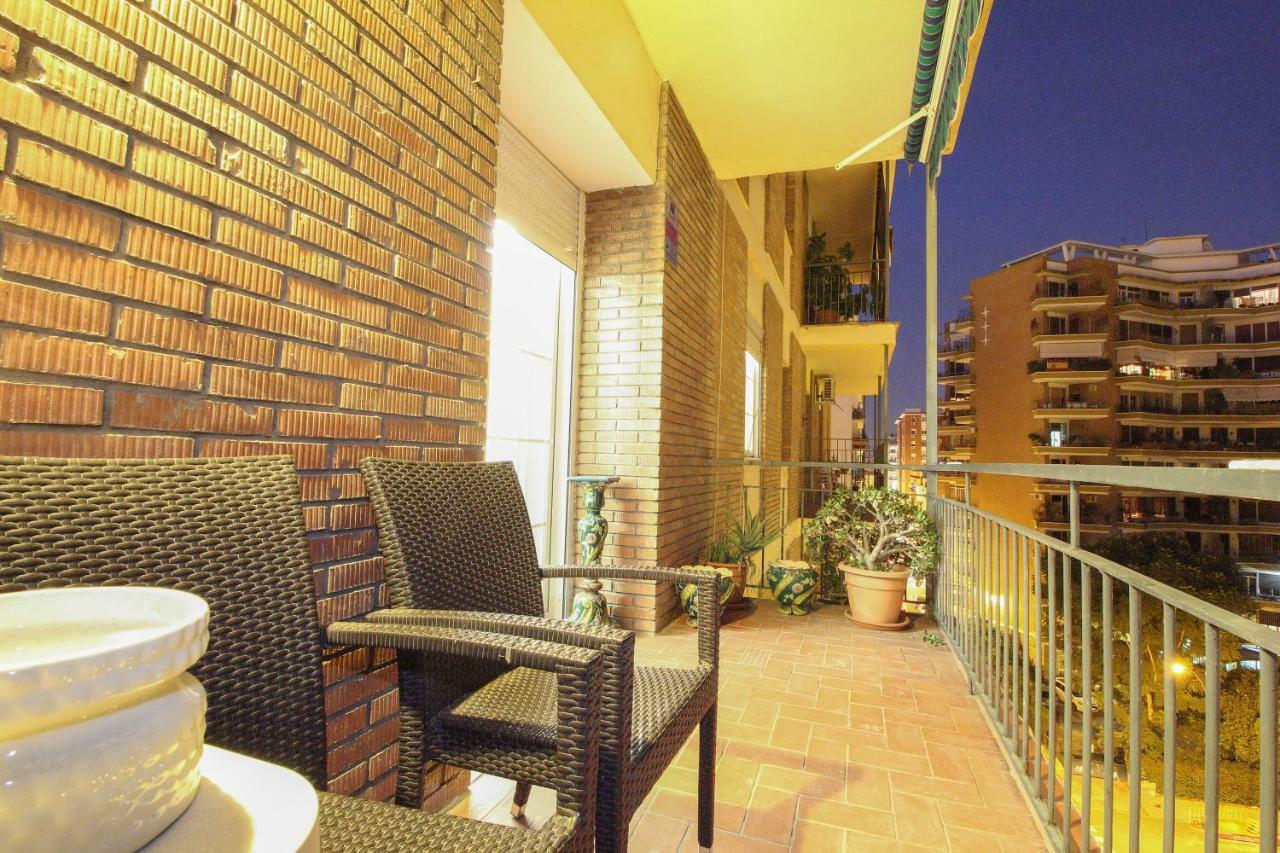 Apartamento La Feria Apartment Seville Ngoại thất bức ảnh